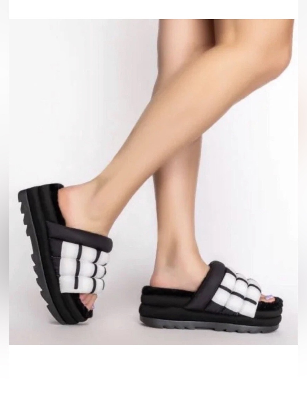 UGG PLATFORM BLACK& White Padded Slide Sandals for Women size 9